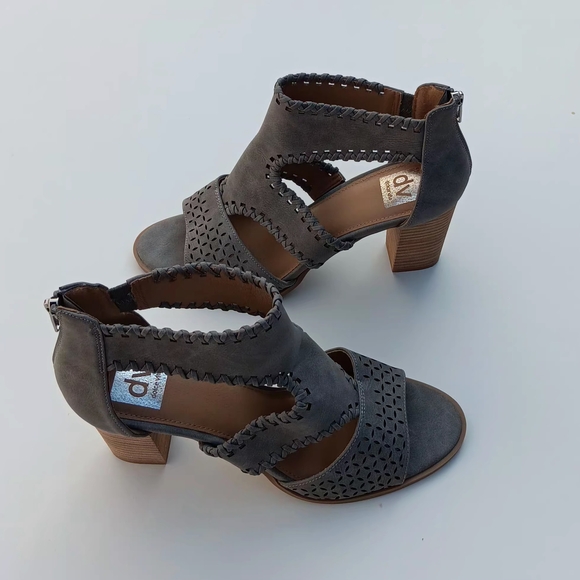DV by DOLCE  VITA Women's Perforated Upper  Radd Gray Heeled Sandals - 9.5M - Picture 1 of 8